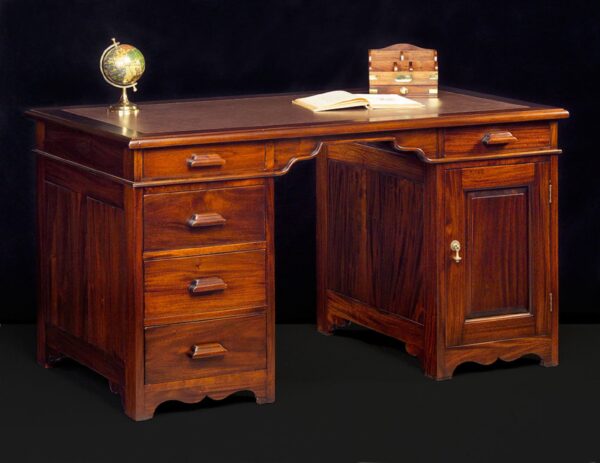 Klassiek bureau Higgins