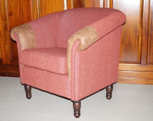 Classic Club Armchair Dores