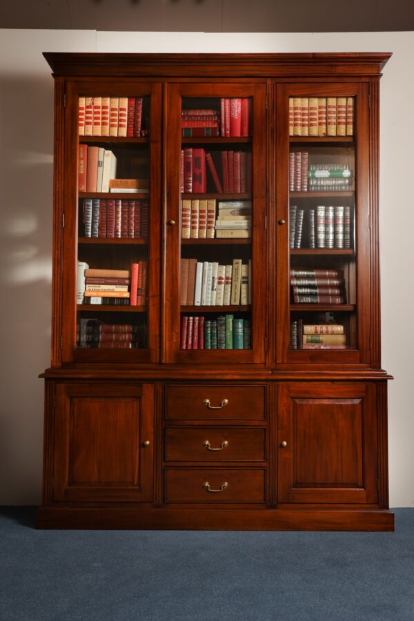 Classic English sideboard Romy