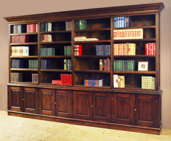 klassieke boekenkast; mahonie boekenkast; bibliotheek